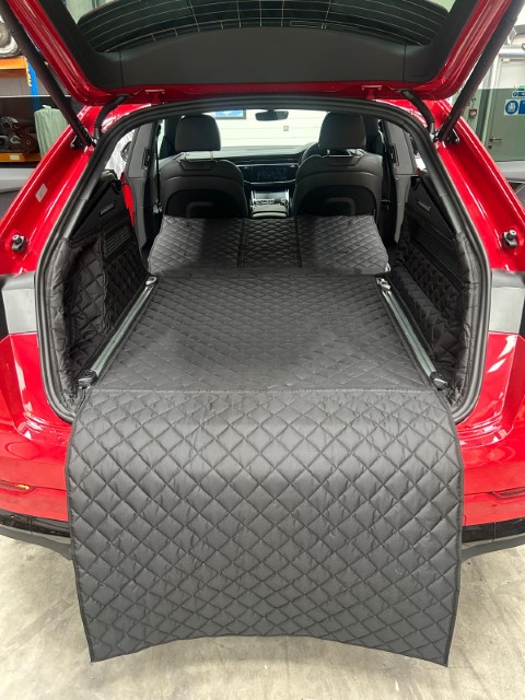 Audi Q8 2019 - Present (Hybrid) Fully Tailored Boot Liner